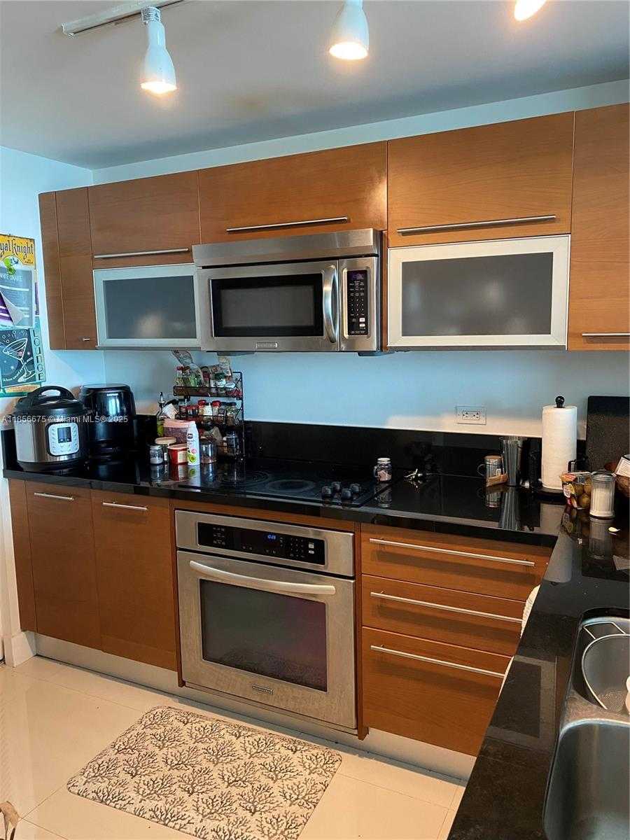 Small Image of 244 BISCAYNE BLVD #2706, Miami Number 2