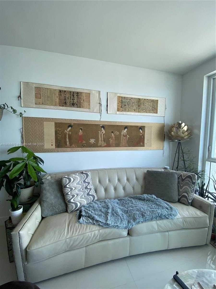 Small Image of 244 BISCAYNE BLVD #2706, Miami Number 4