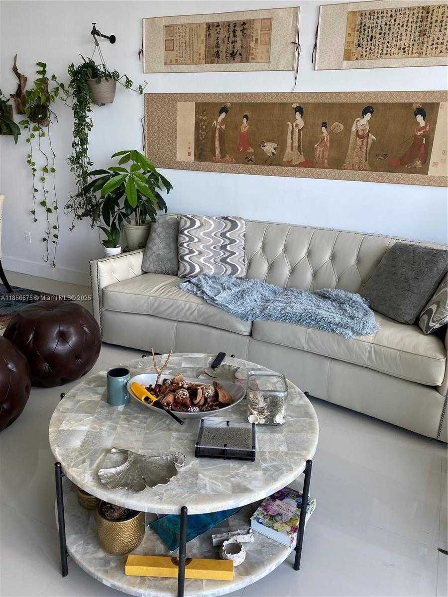Small Image of 244 BISCAYNE BLVD #2706, Miami Number 5