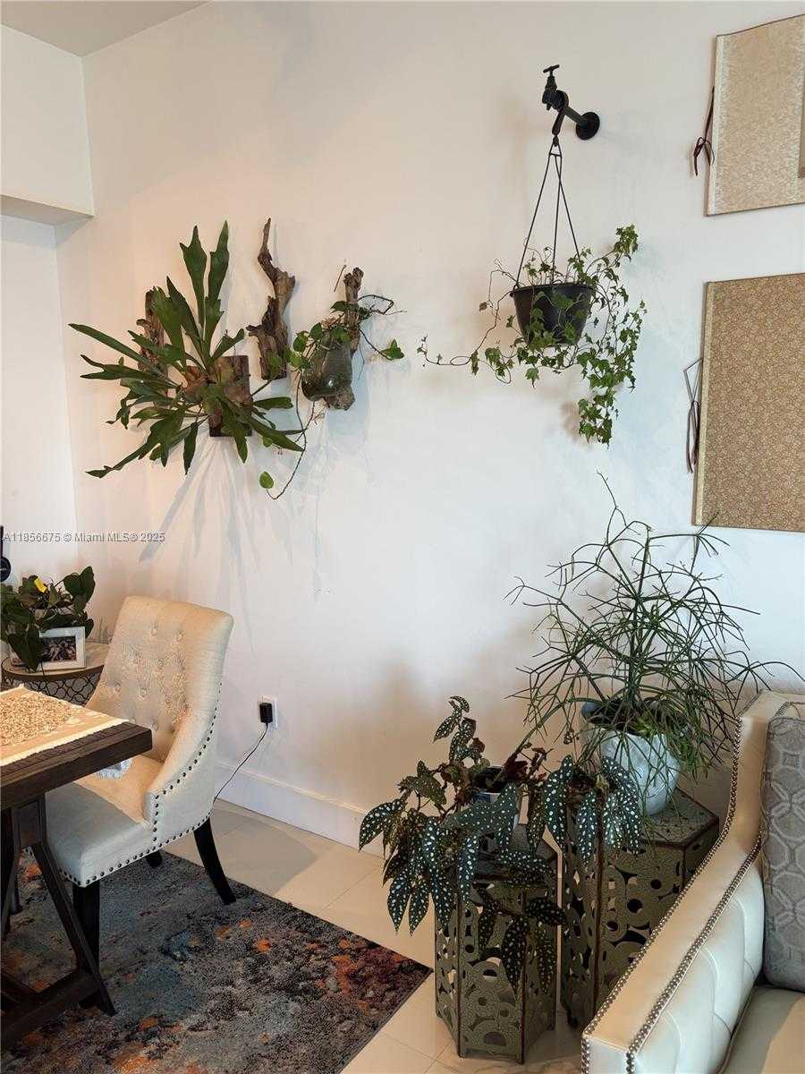 Small Image of 244 BISCAYNE BLVD #2706, Miami Number 8