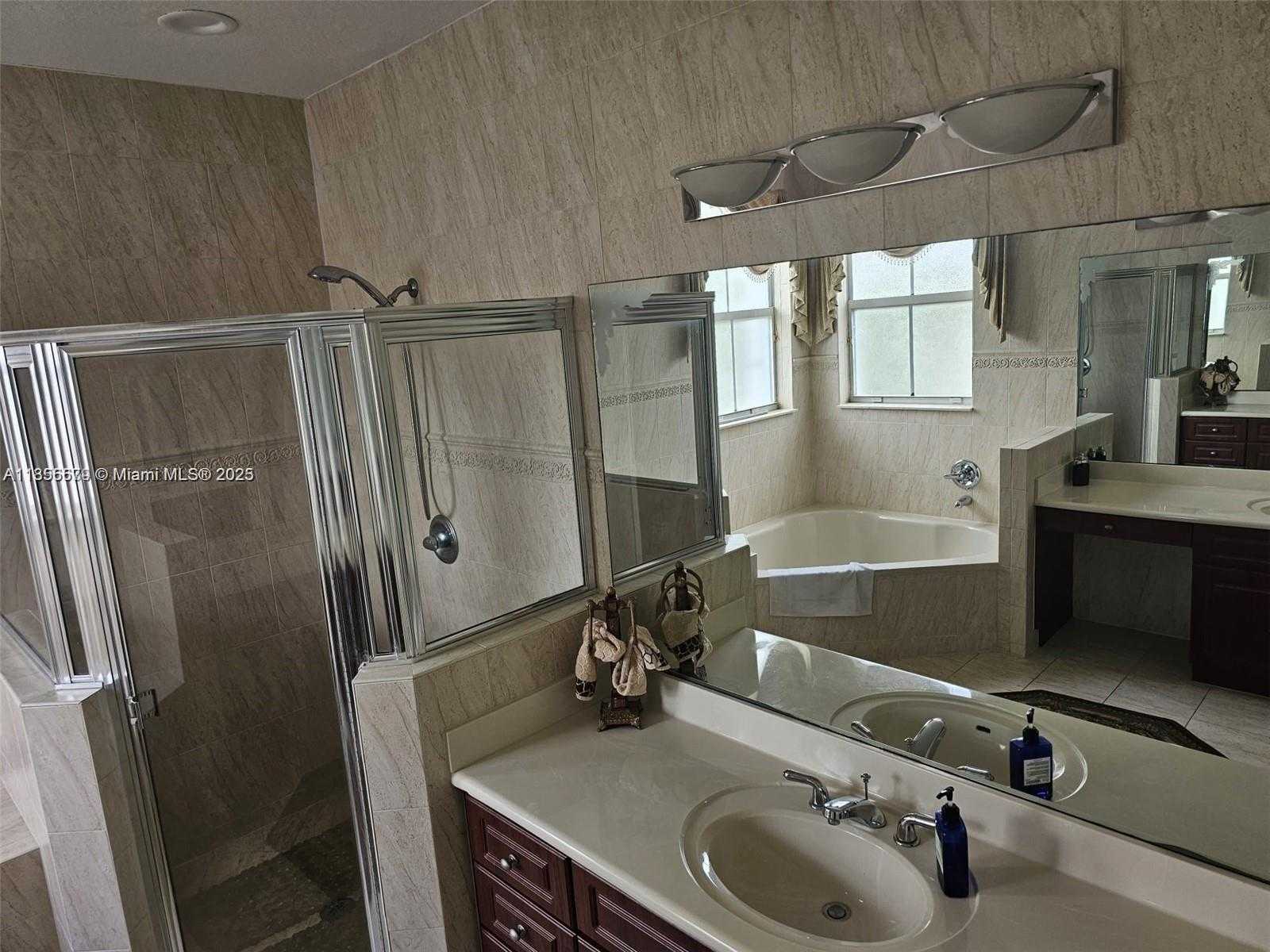 Small Image of 16452 SOUTH WEST 58TH TER, Miami Number 4