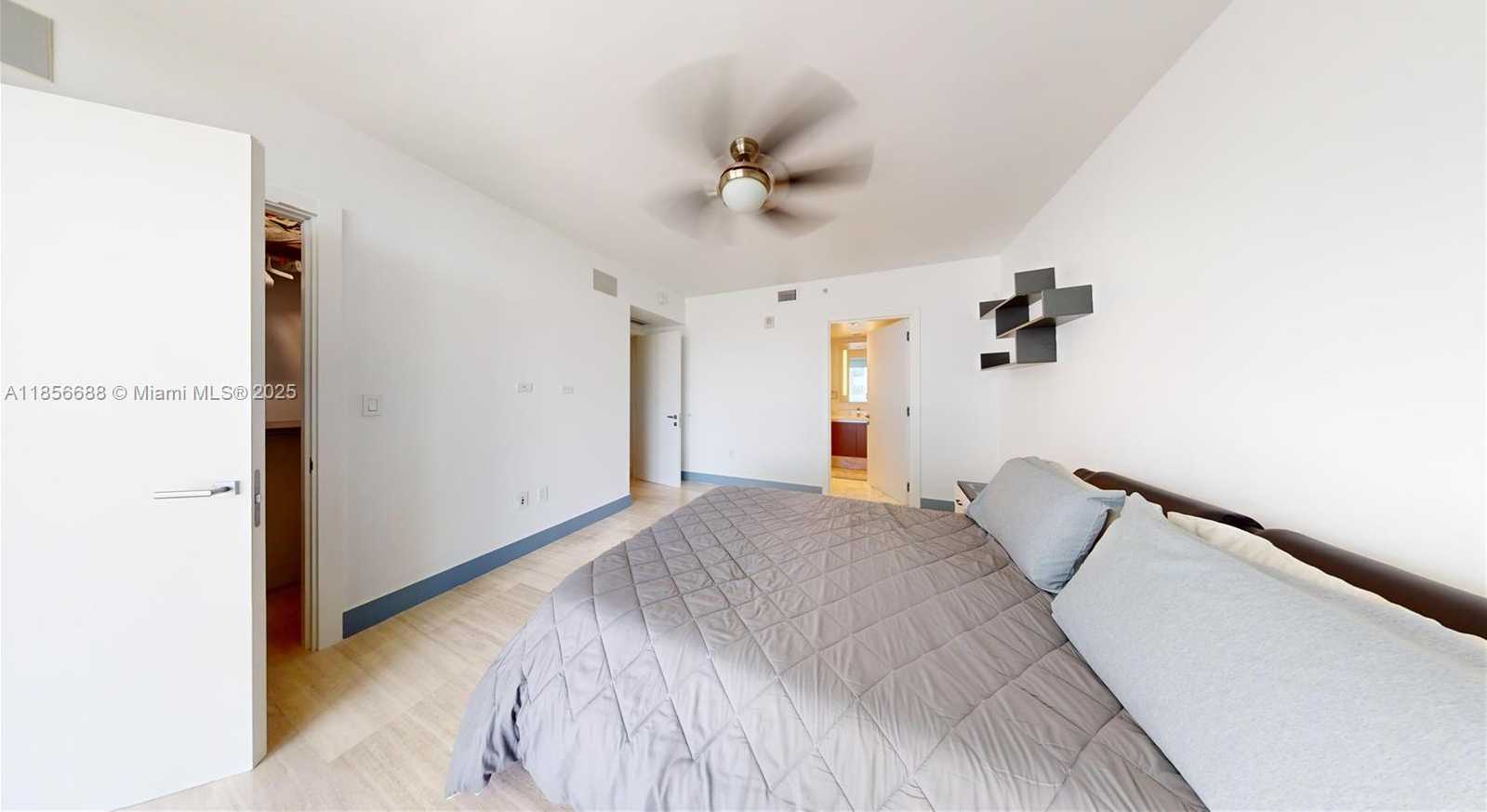 Small Image of 1451 BRICKELL AVE #1502, Miami Number 7