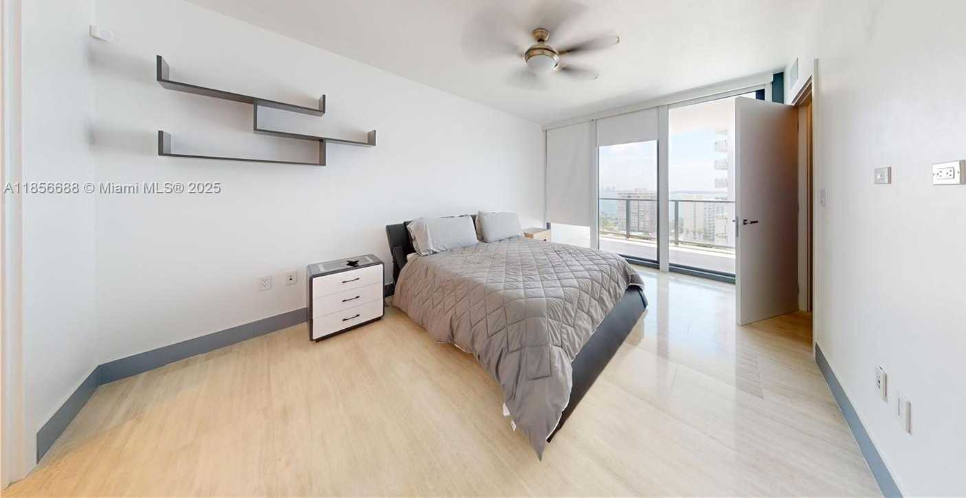 Small Image of 1451 BRICKELL AVE #1502, Miami Number 9