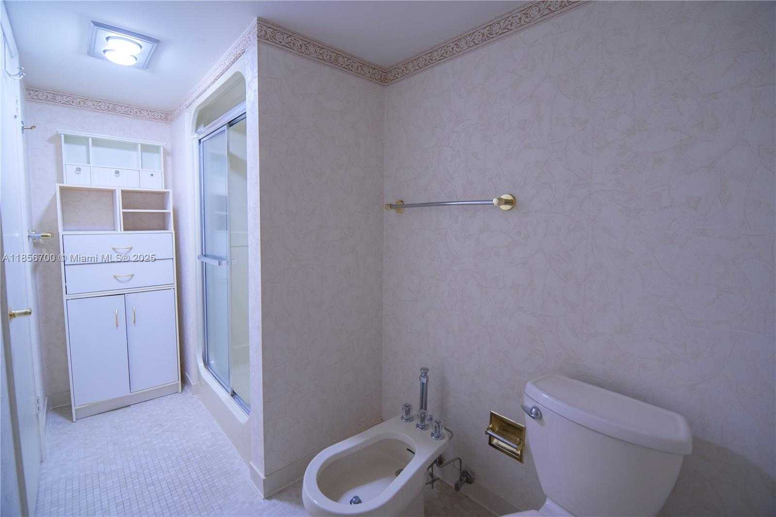 Small Image of 300 THREE ISLANDS BLVD #516, Hallandale Beach Number 11