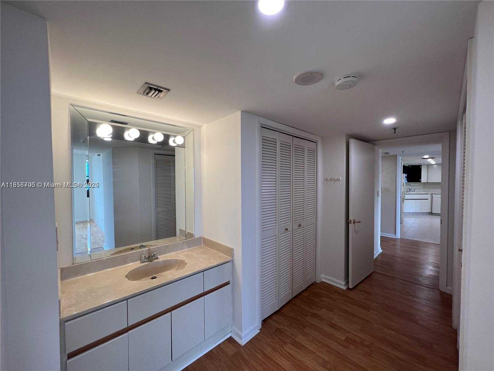 Small Image of 300 THREE ISLANDS BLVD #516, Hallandale Beach Number 14