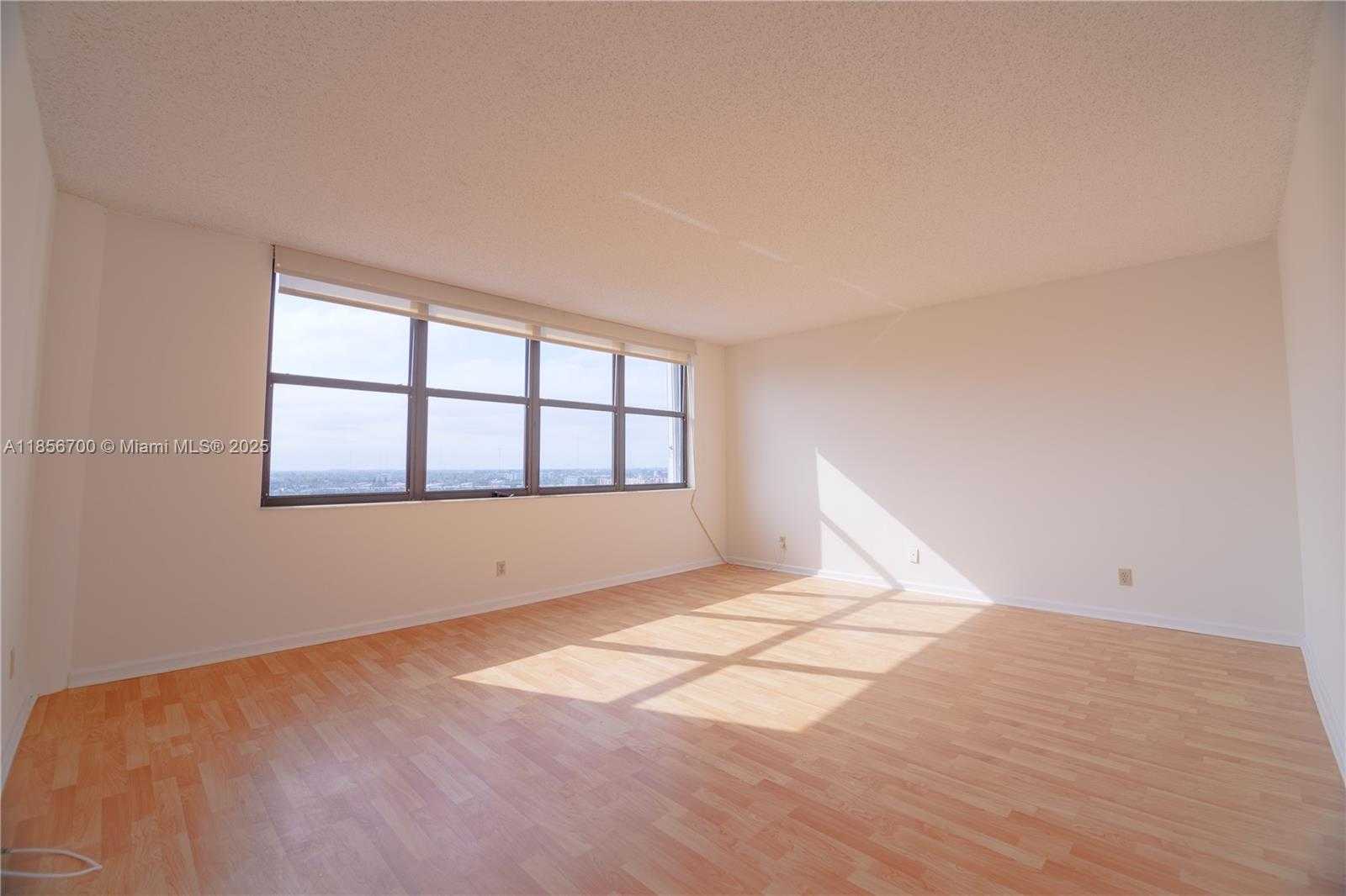 Small Image of 300 THREE ISLANDS BLVD #516, Hallandale Beach Number 4