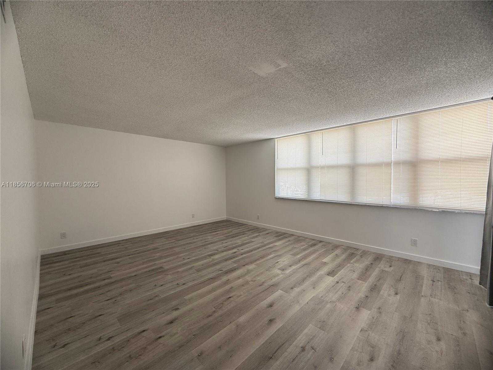 Small Image of 20200 WEST COUNTRY CLUB DR #PH14, Aventura Number 5
