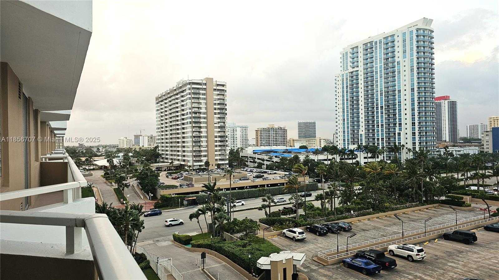 Small Image of 1980 SOUTH OCEAN DR #6B, Hallandale Beach Number 17