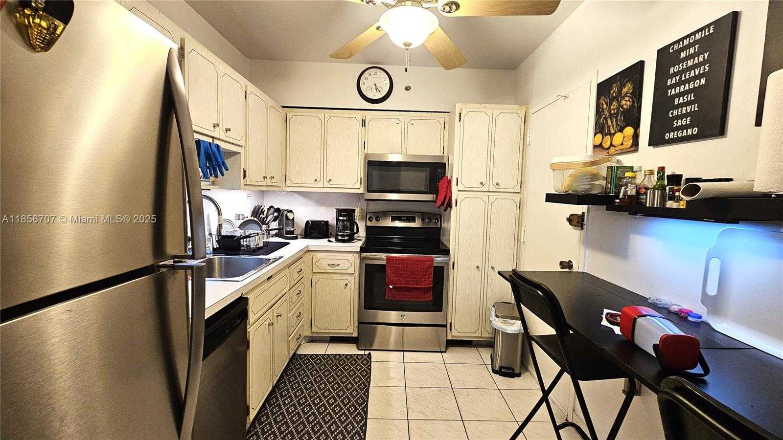 Small Image of 1980 SOUTH OCEAN DR #6B, Hallandale Beach Number 4