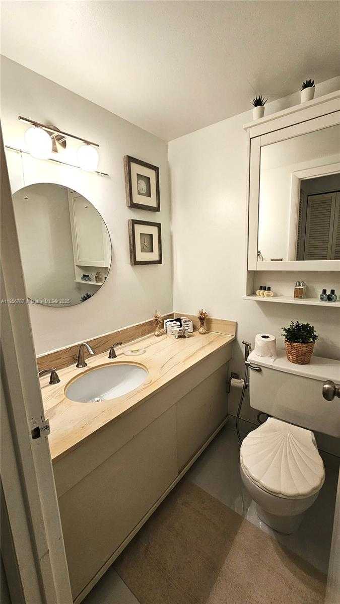 Small Image of 1980 SOUTH OCEAN DR #6B, Hallandale Beach Number 5