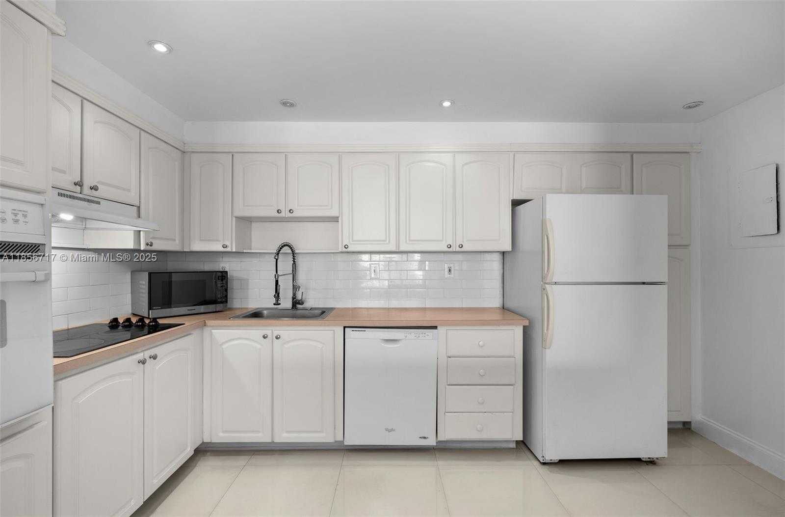 Small Image of 19390 COLLINS AVE #1410, Sunny Isles Beach Number 13