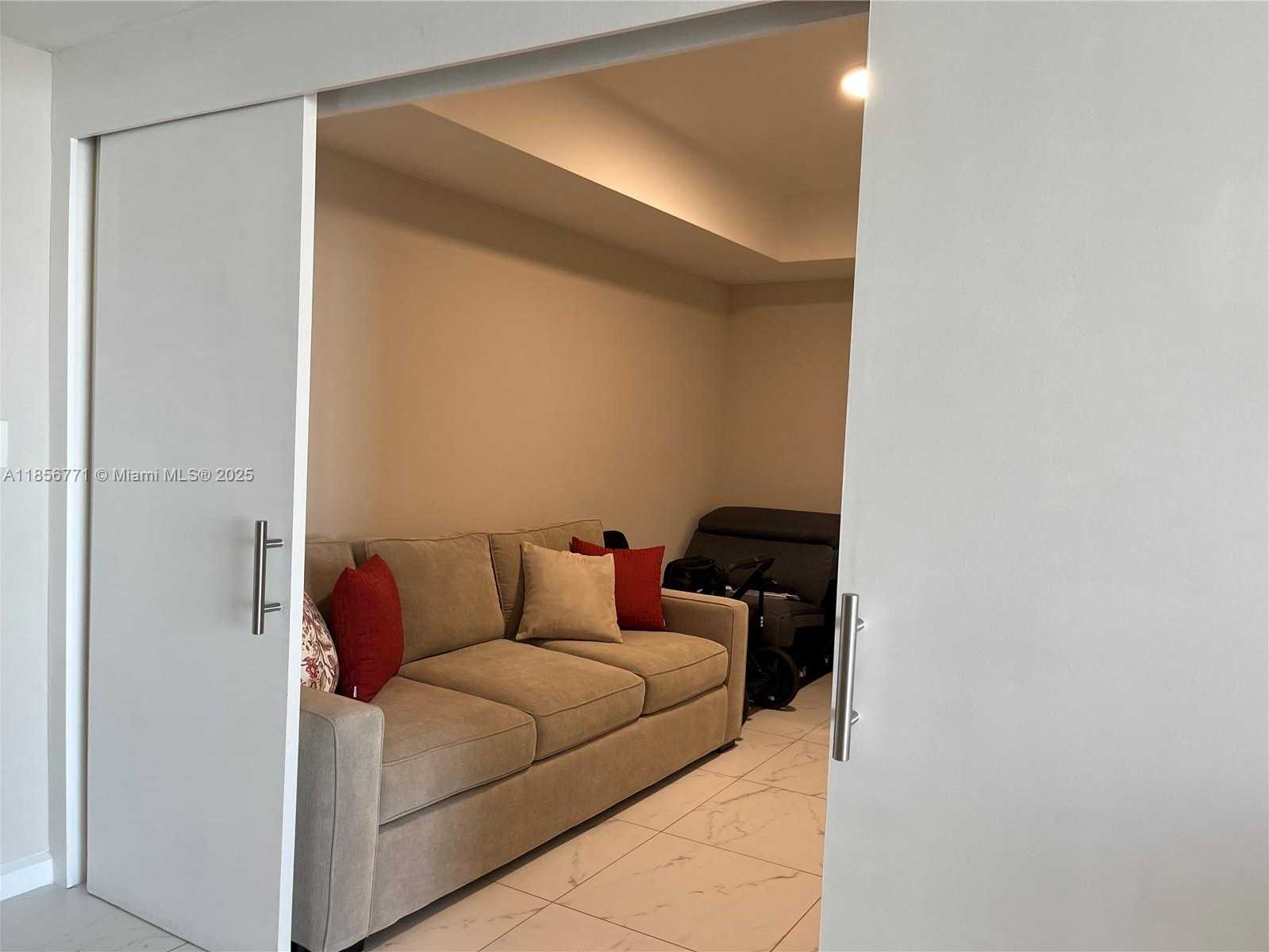 Small Image of 50 BISCAYNE BLVD #2806, Miami Number 5