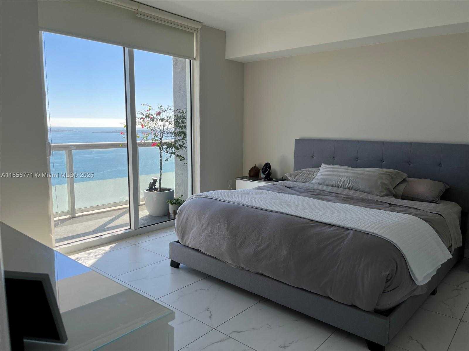 Small Image of 50 BISCAYNE BLVD #2806, Miami Number 7