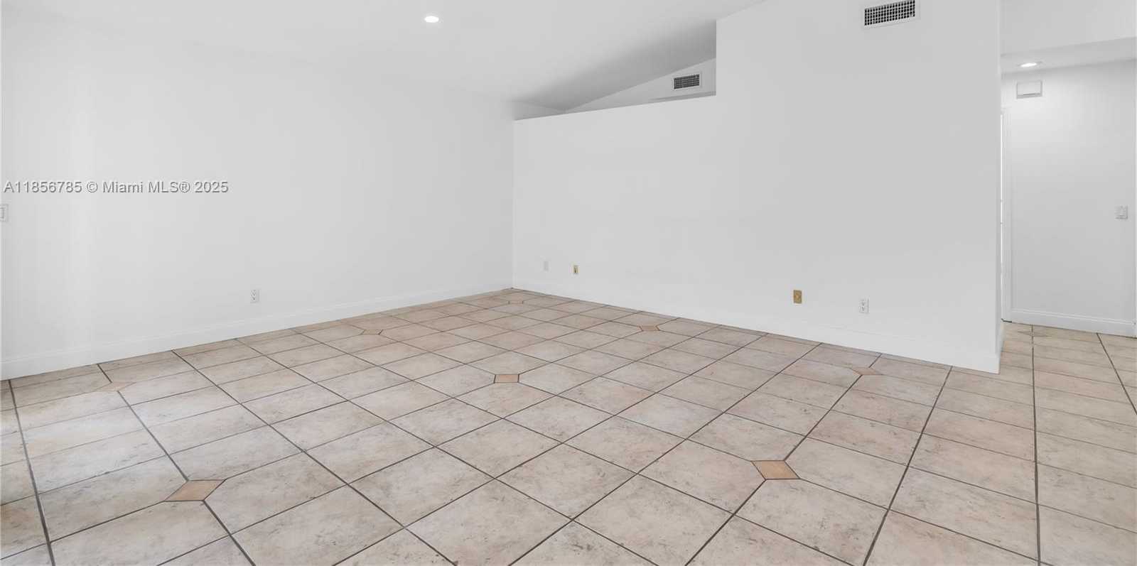Small Image of 14660 SOUTH WEST 144TH TER #14660, Miami Number 10