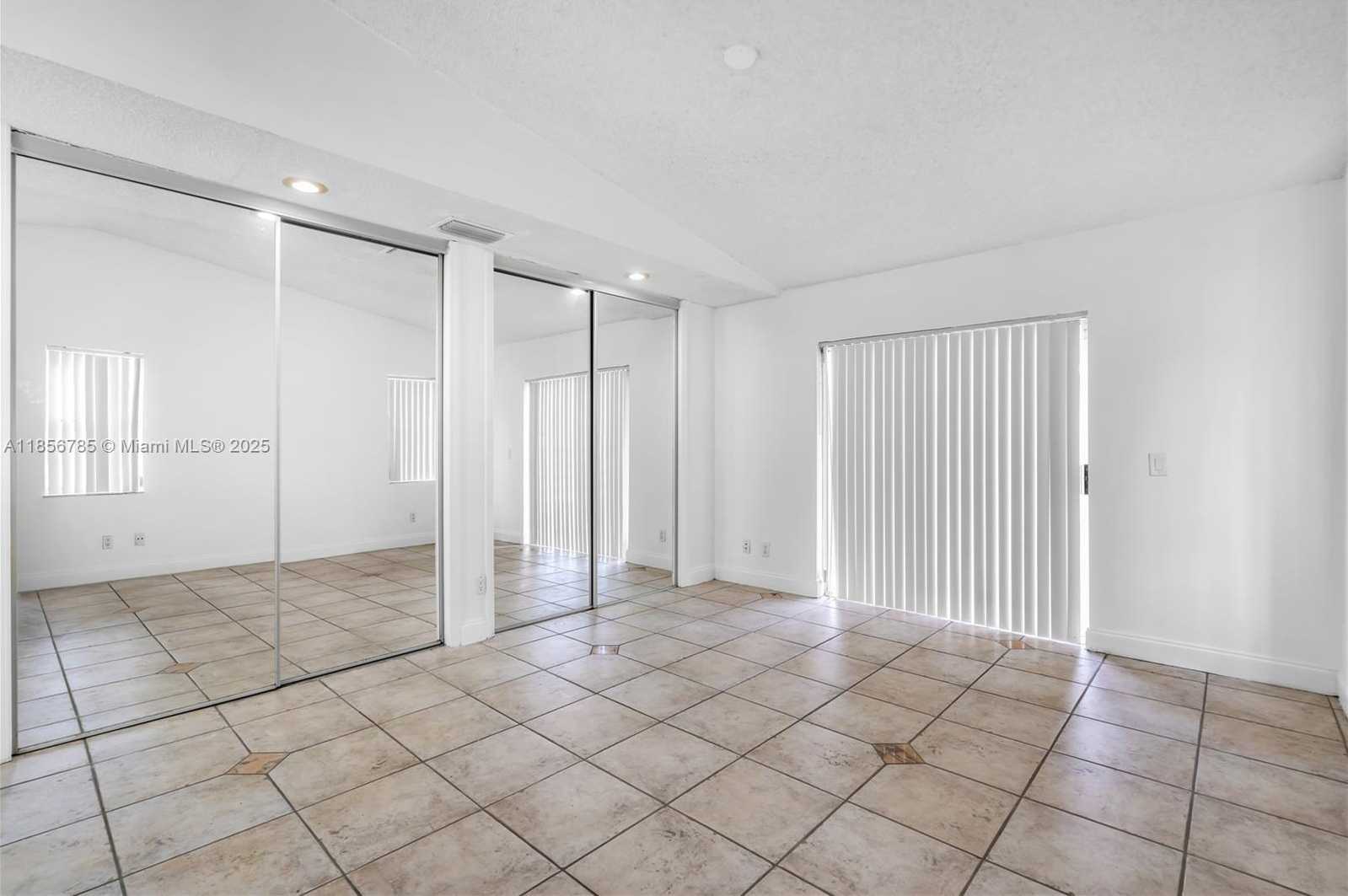 Small Image of 14660 SOUTH WEST 144TH TER #14660, Miami Number 13