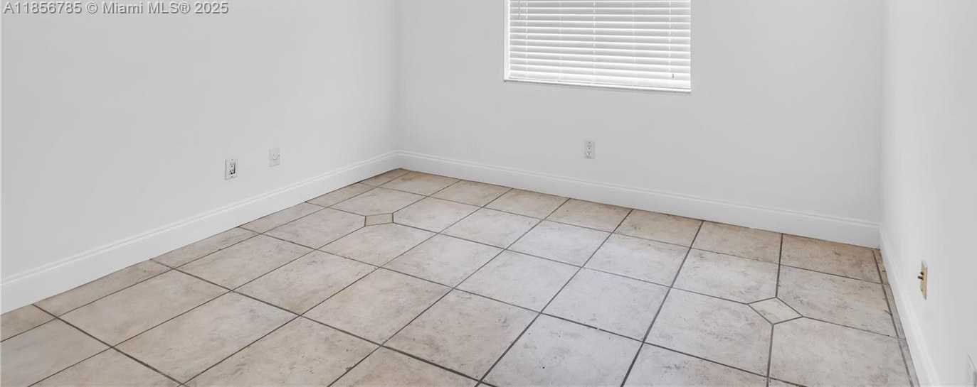 Small Image of 14660 SOUTH WEST 144TH TER #14660, Miami Number 16