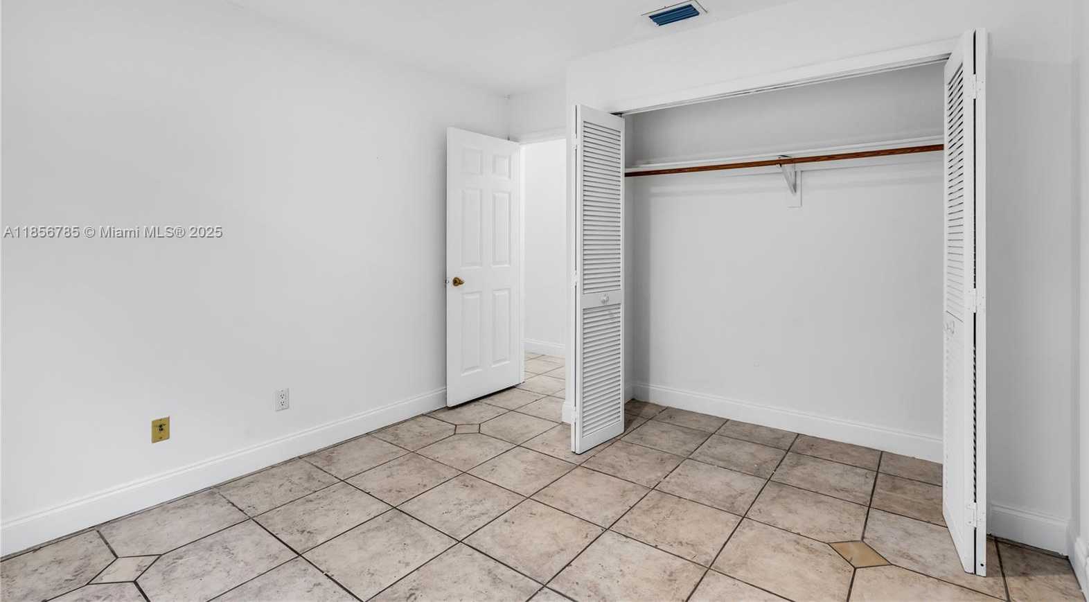 Small Image of 14660 SOUTH WEST 144TH TER #14660, Miami Number 17