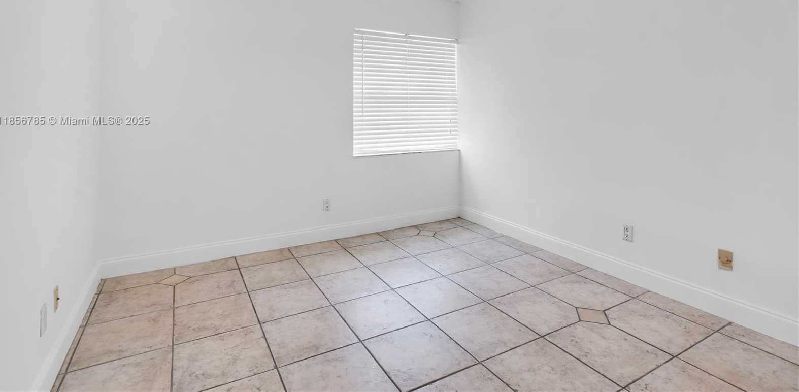 Small Image of 14660 SOUTH WEST 144TH TER #14660, Miami Number 19