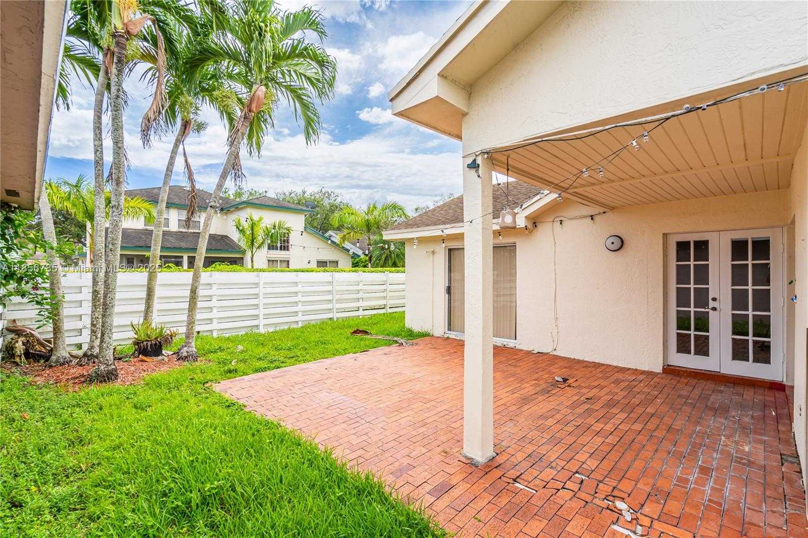 Small Image of 14660 SOUTH WEST 144TH TER #14660, Miami Number 4