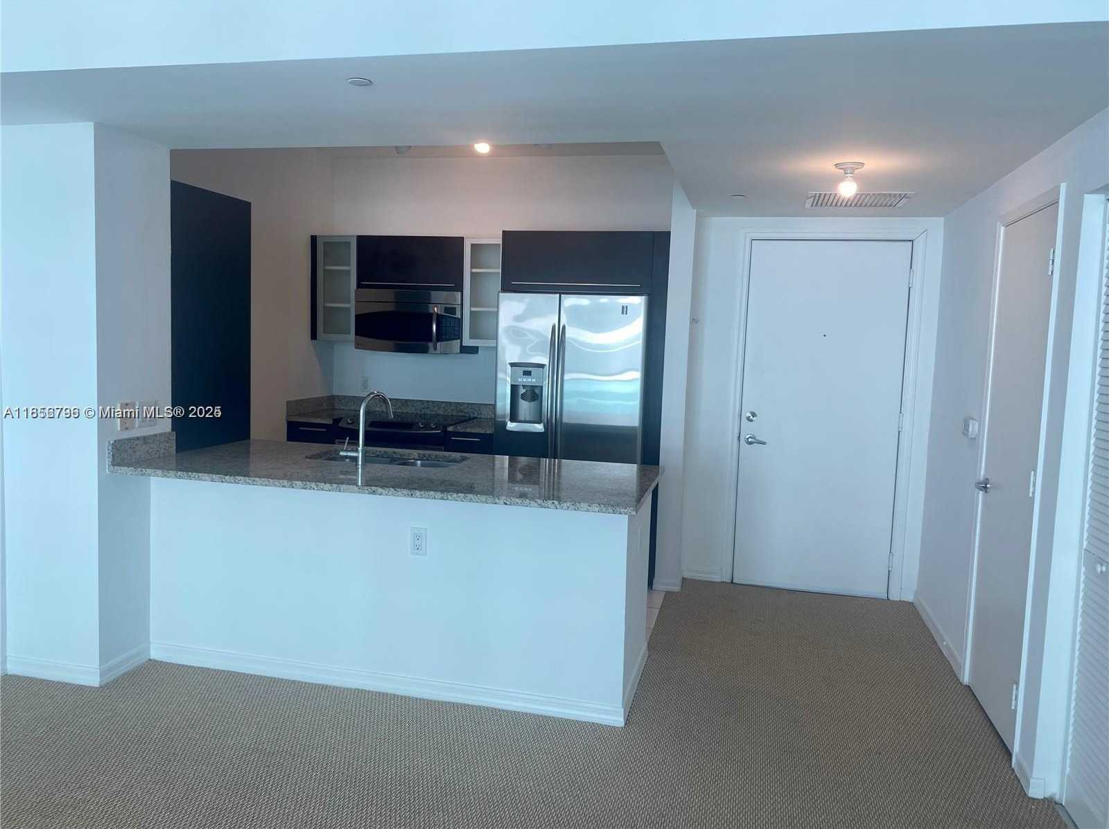 Small Image of 950 BRICKELL BAY DR #602, Miami Number 4