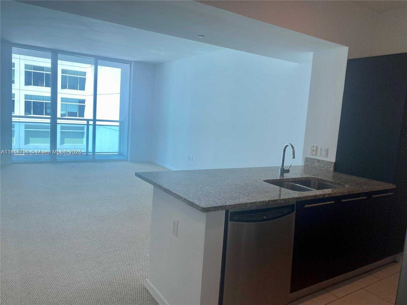Small Image of 950 BRICKELL BAY DR #602, Miami Number 5