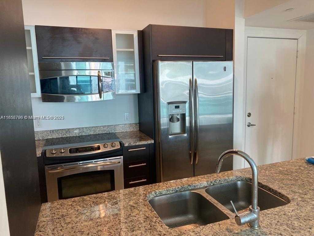 Small Image of 950 BRICKELL BAY DR #602, Miami Number 8