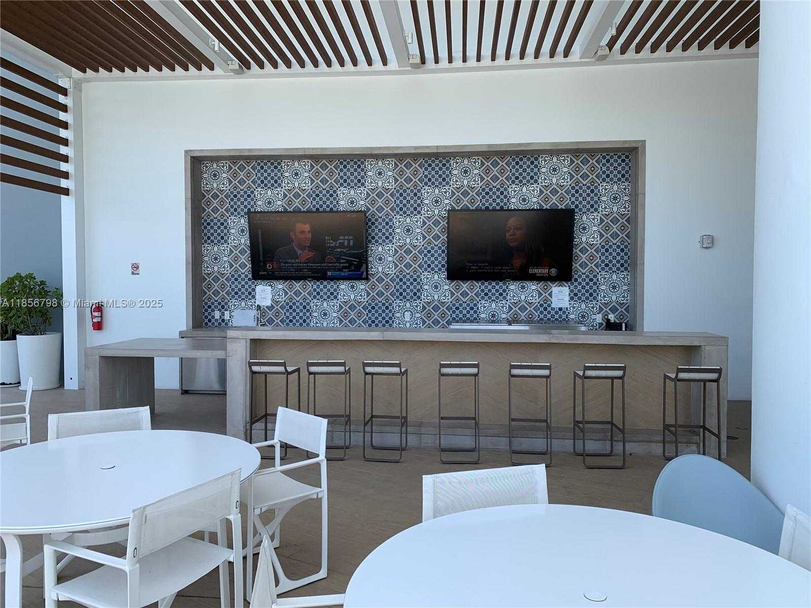 Small Image of 16385 BISCAYNE BLVD #2720, North Miami Beach Number 11