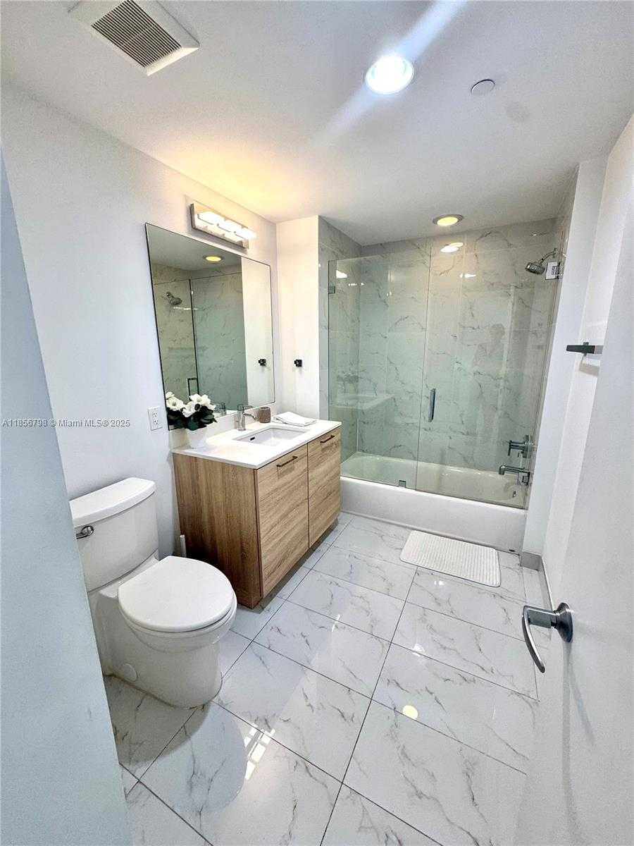 Small Image of 16385 BISCAYNE BLVD #2720, North Miami Beach Number 22