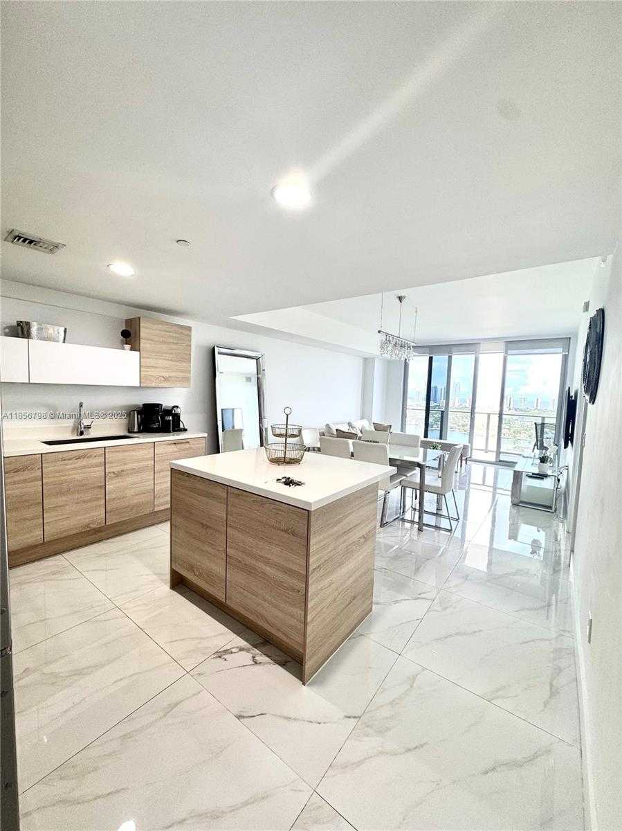 Small Image of 16385 BISCAYNE BLVD #2720, North Miami Beach Number 24