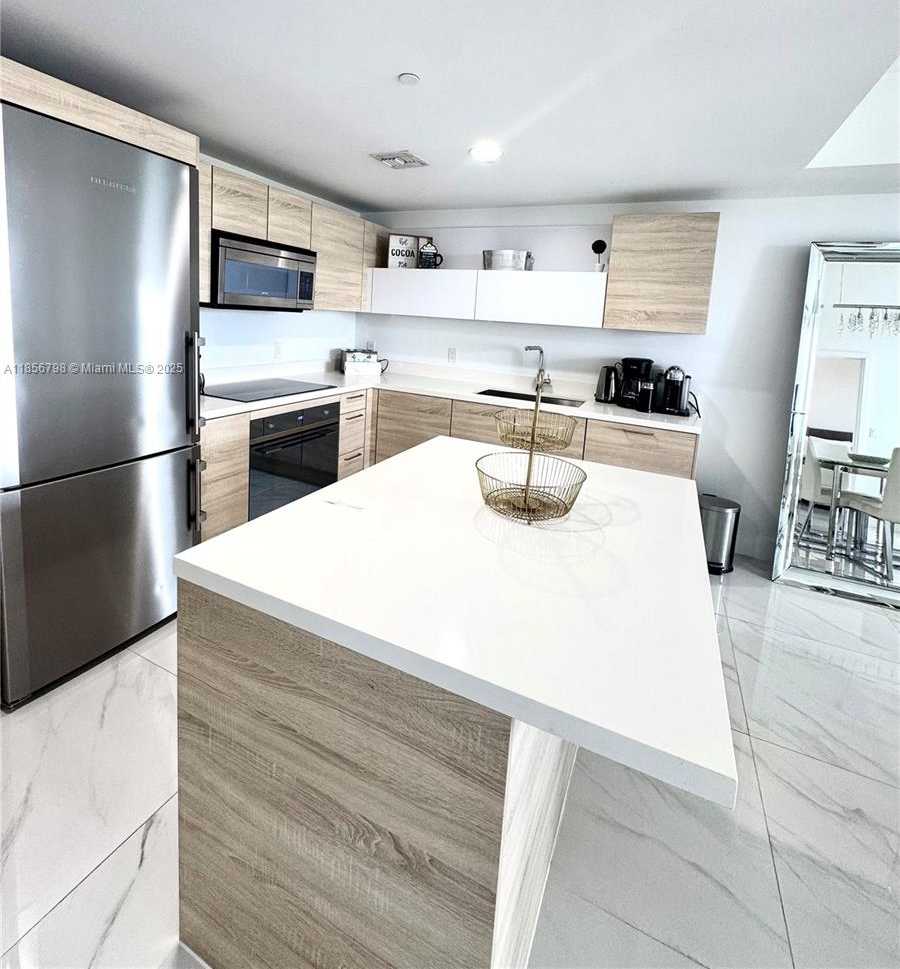 Small Image of 16385 BISCAYNE BLVD #2720, North Miami Beach Number 26