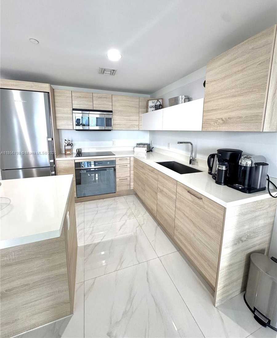 Small Image of 16385 BISCAYNE BLVD #2720, North Miami Beach Number 27