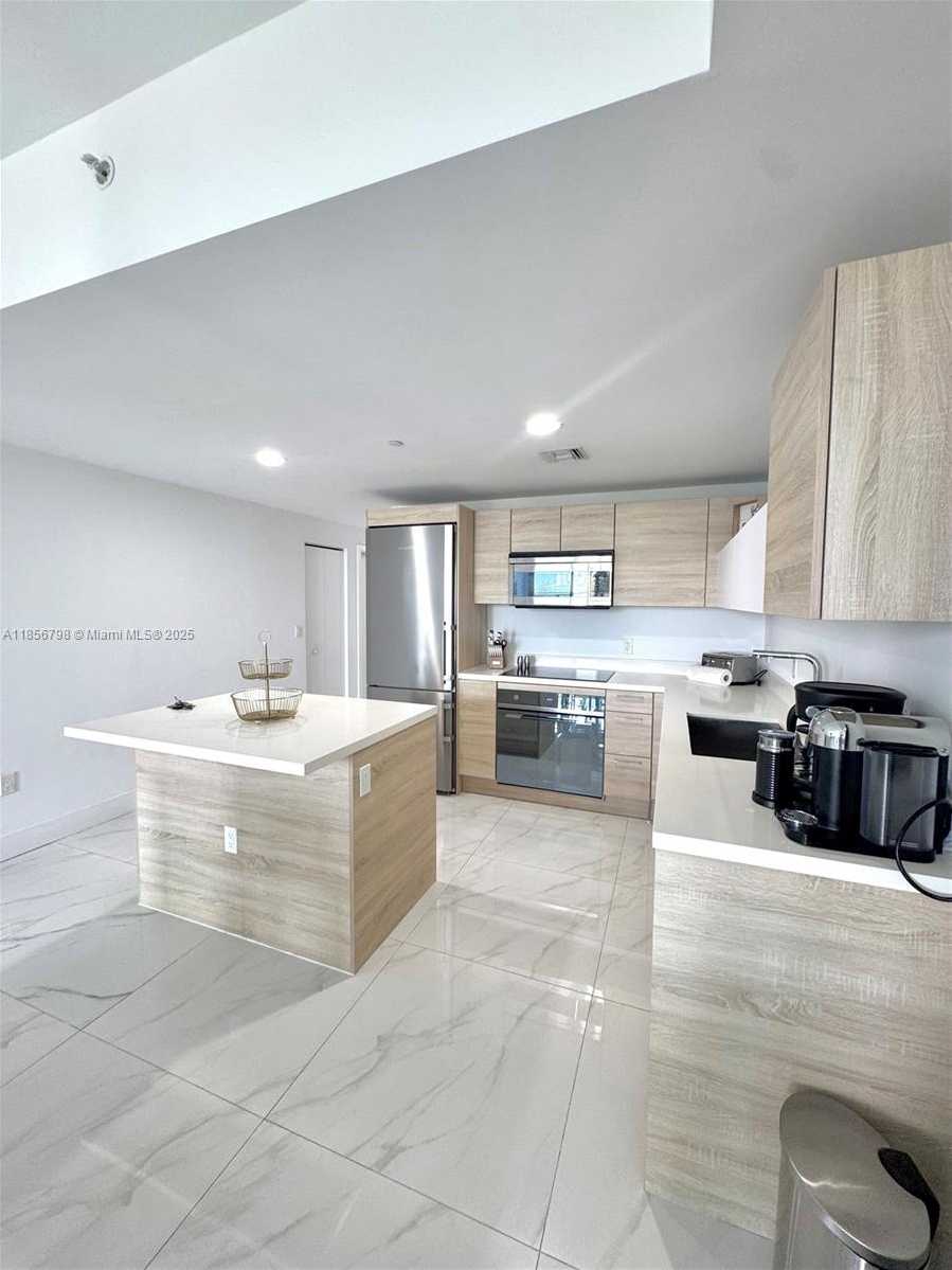 Small Image of 16385 BISCAYNE BLVD #2720, North Miami Beach Number 28