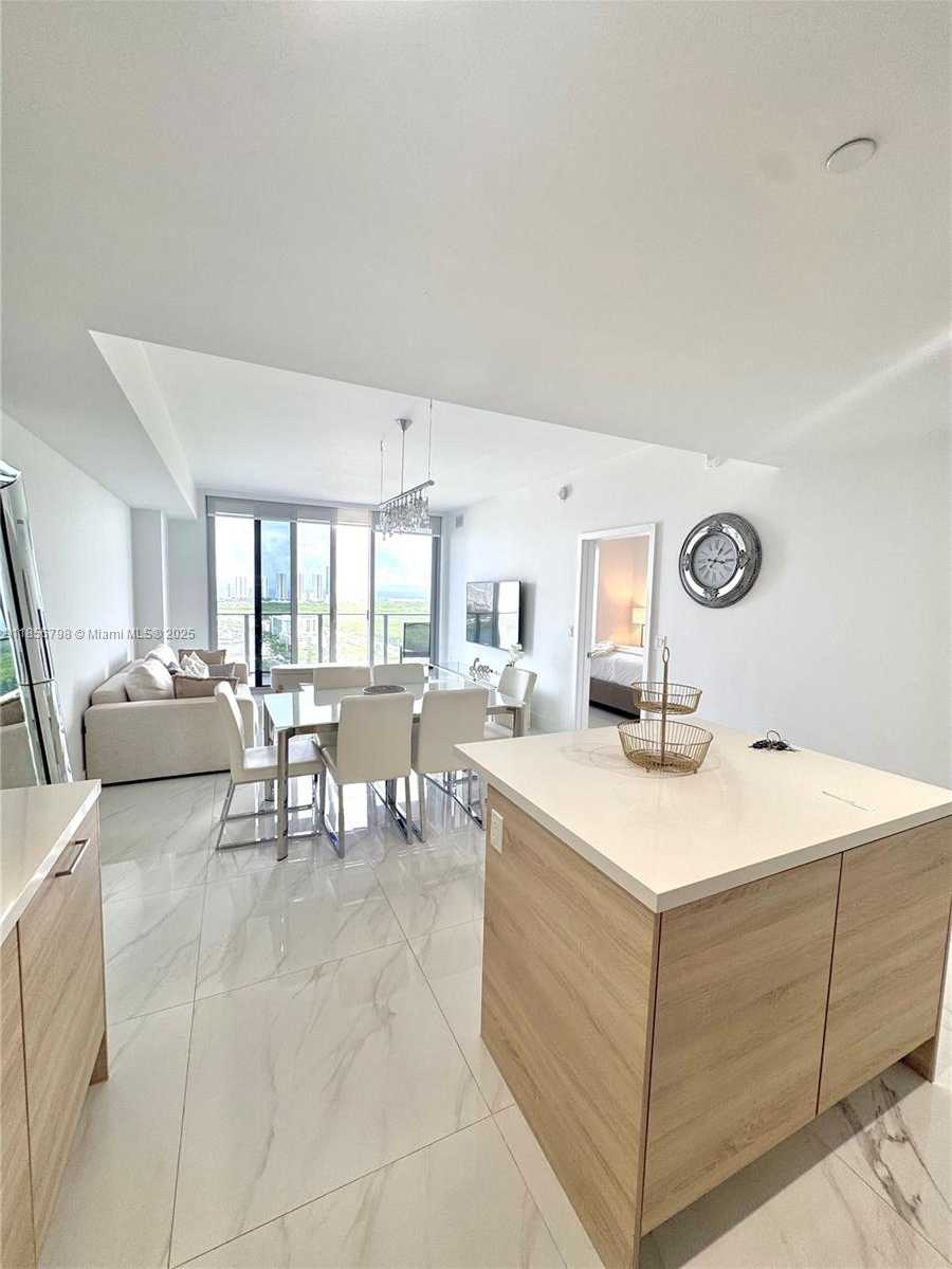 Small Image of 16385 BISCAYNE BLVD #2720, North Miami Beach Number 29