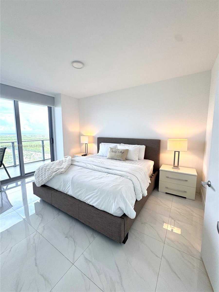 Small Image of 16385 BISCAYNE BLVD #2720, North Miami Beach Number 37