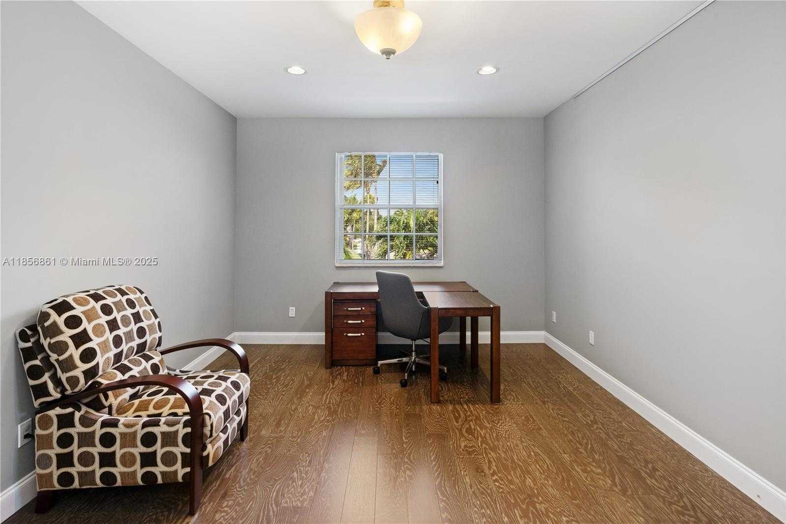 Small Image of 4011 194TH TRL, Sunny Isles Beach Number 16