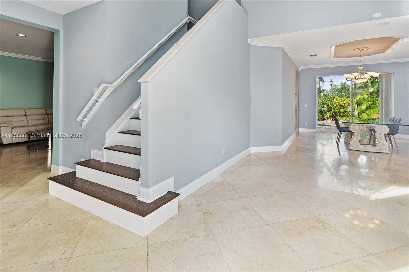 Small Image of 4011 194TH TRL, Sunny Isles Beach Number 3