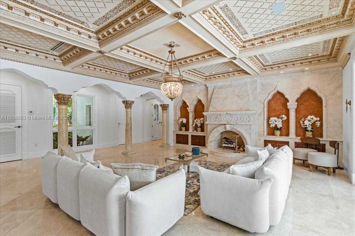 Small Image of 9400 OLD CUTLER RD, Coral Gables Number 12