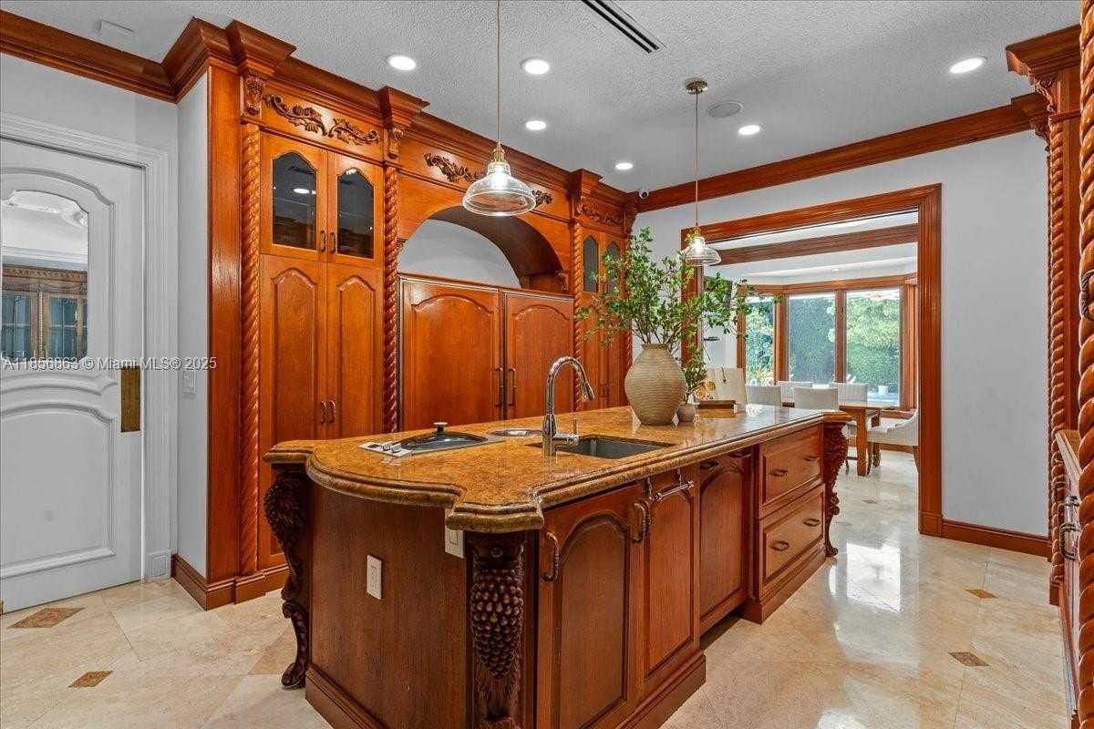 Small Image of 9400 OLD CUTLER RD, Coral Gables Number 18