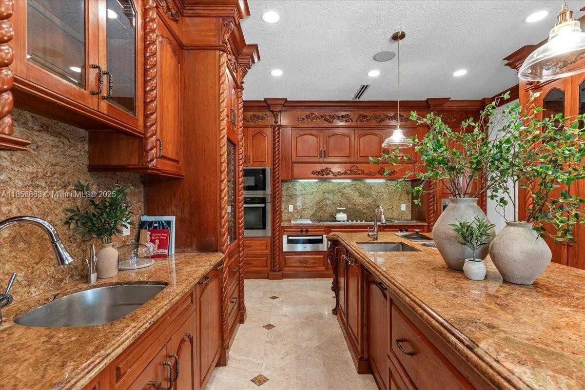 Small Image of 9400 OLD CUTLER RD, Coral Gables Number 19