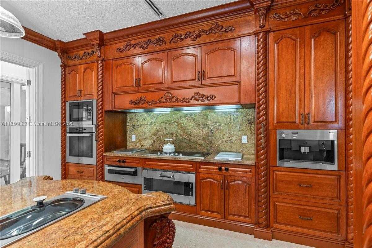 Small Image of 9400 OLD CUTLER RD, Coral Gables Number 20
