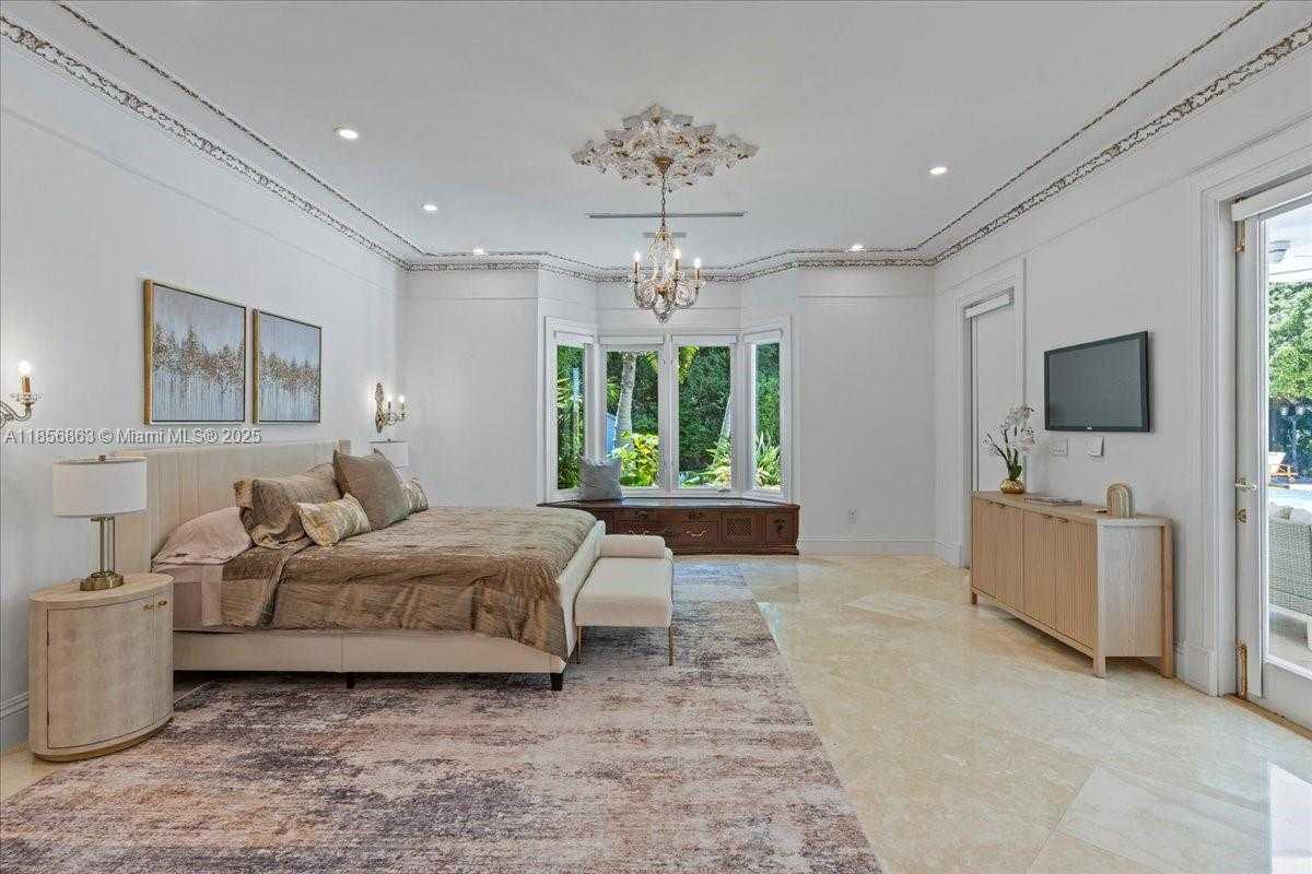 Small Image of 9400 OLD CUTLER RD, Coral Gables Number 23