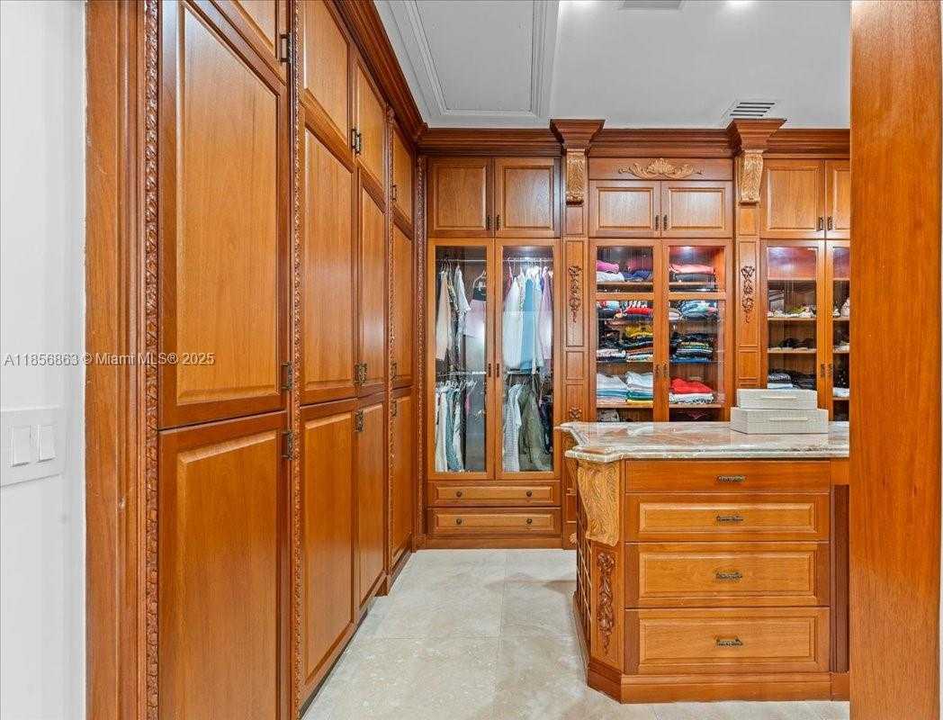 Small Image of 9400 OLD CUTLER RD, Coral Gables Number 30