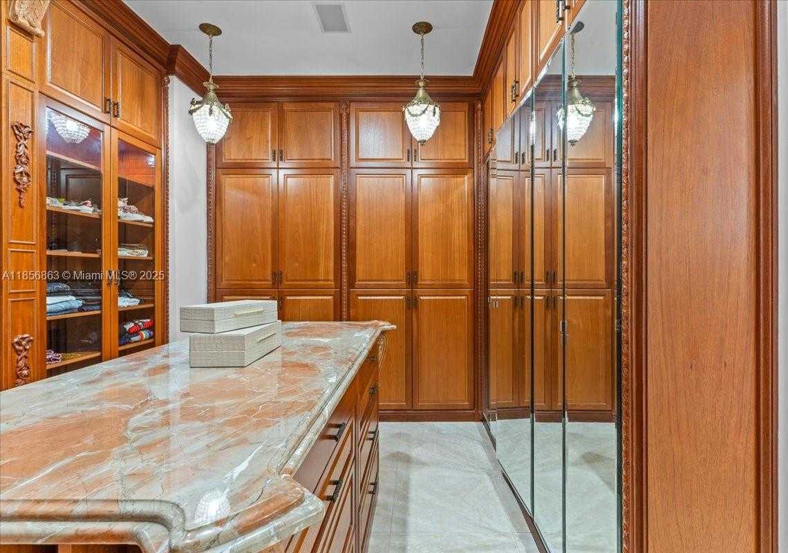 Small Image of 9400 OLD CUTLER RD, Coral Gables Number 32
