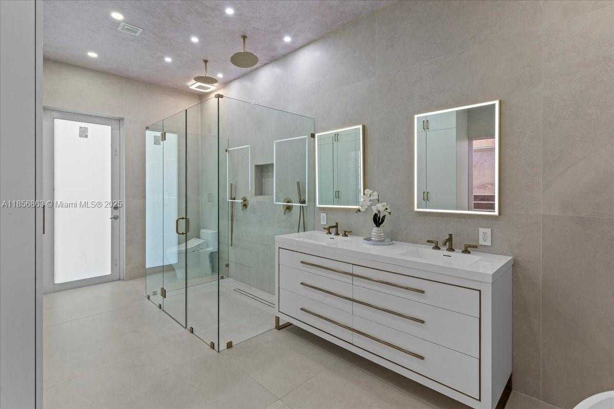 Small Image of 9400 OLD CUTLER RD, Coral Gables Number 34