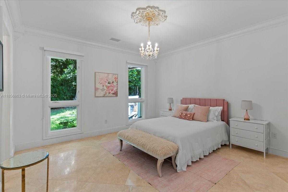 Small Image of 9400 OLD CUTLER RD, Coral Gables Number 37