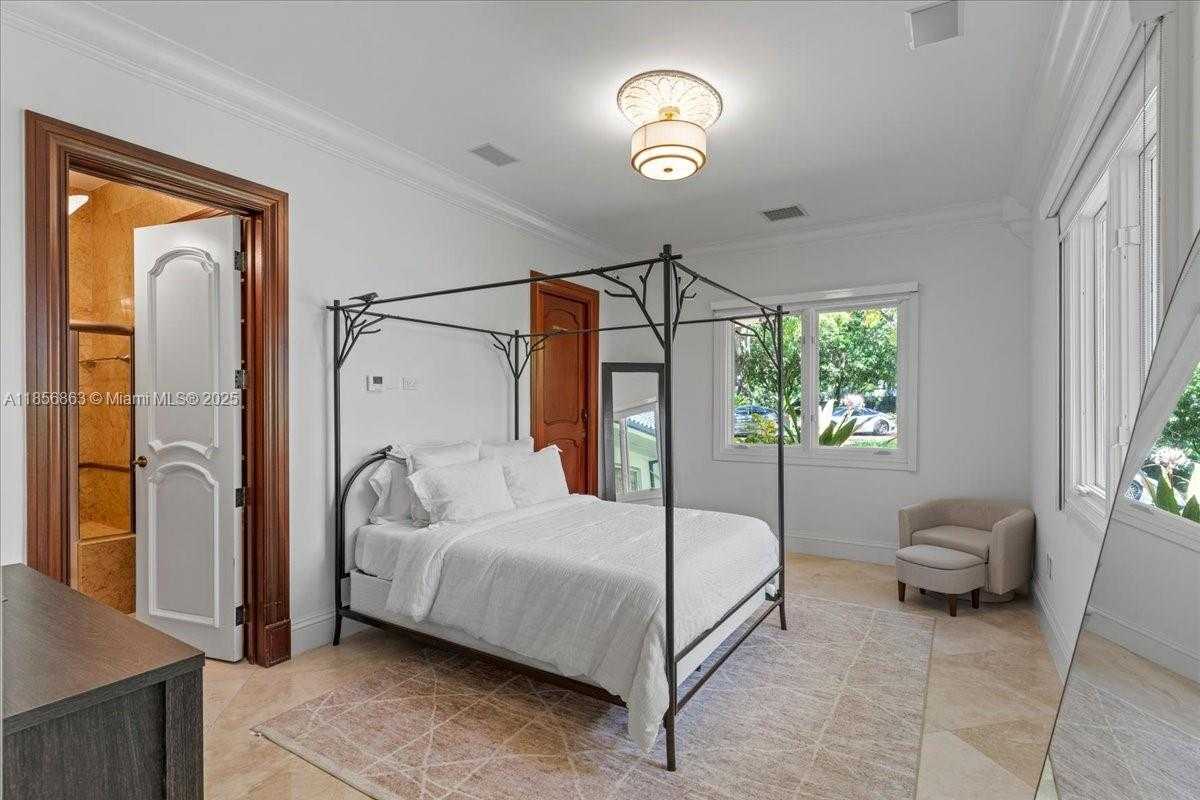 Small Image of 9400 OLD CUTLER RD, Coral Gables Number 40