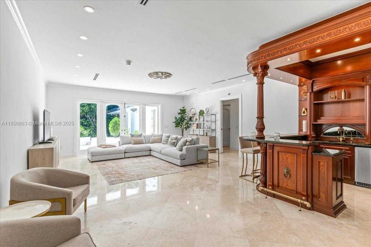 Small Image of 9400 OLD CUTLER RD, Coral Gables Number 47