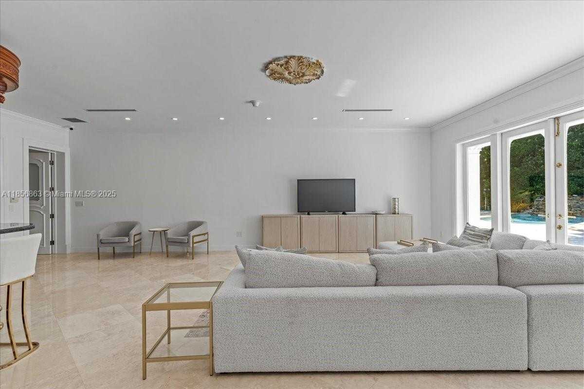 Small Image of 9400 OLD CUTLER RD, Coral Gables Number 49