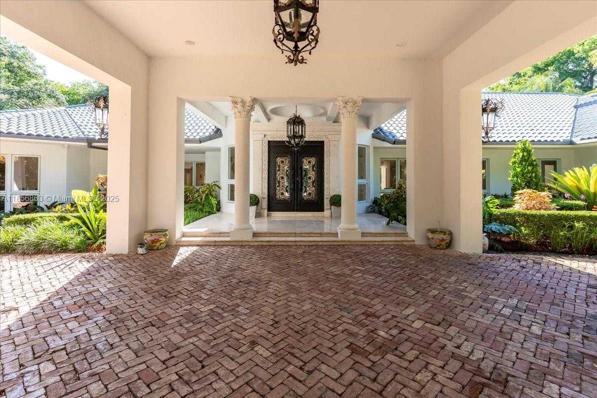Small Image of 9400 OLD CUTLER RD, Coral Gables Number 7
