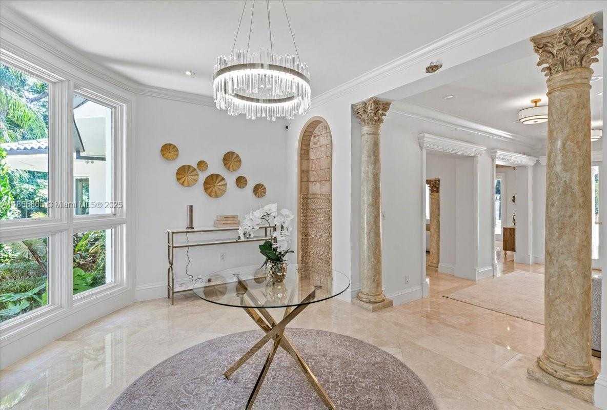 Small Image of 9400 OLD CUTLER RD, Coral Gables Number 9